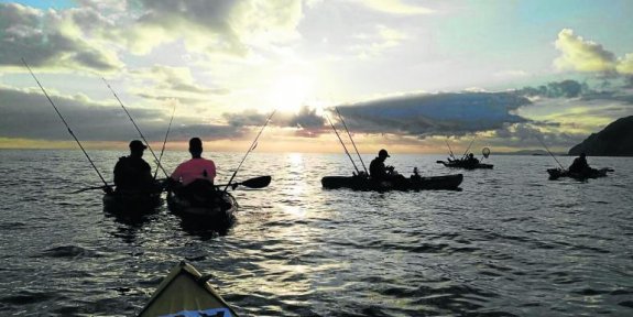 El Principado ve problemas de seguridad en la pesca deportiva en kayak